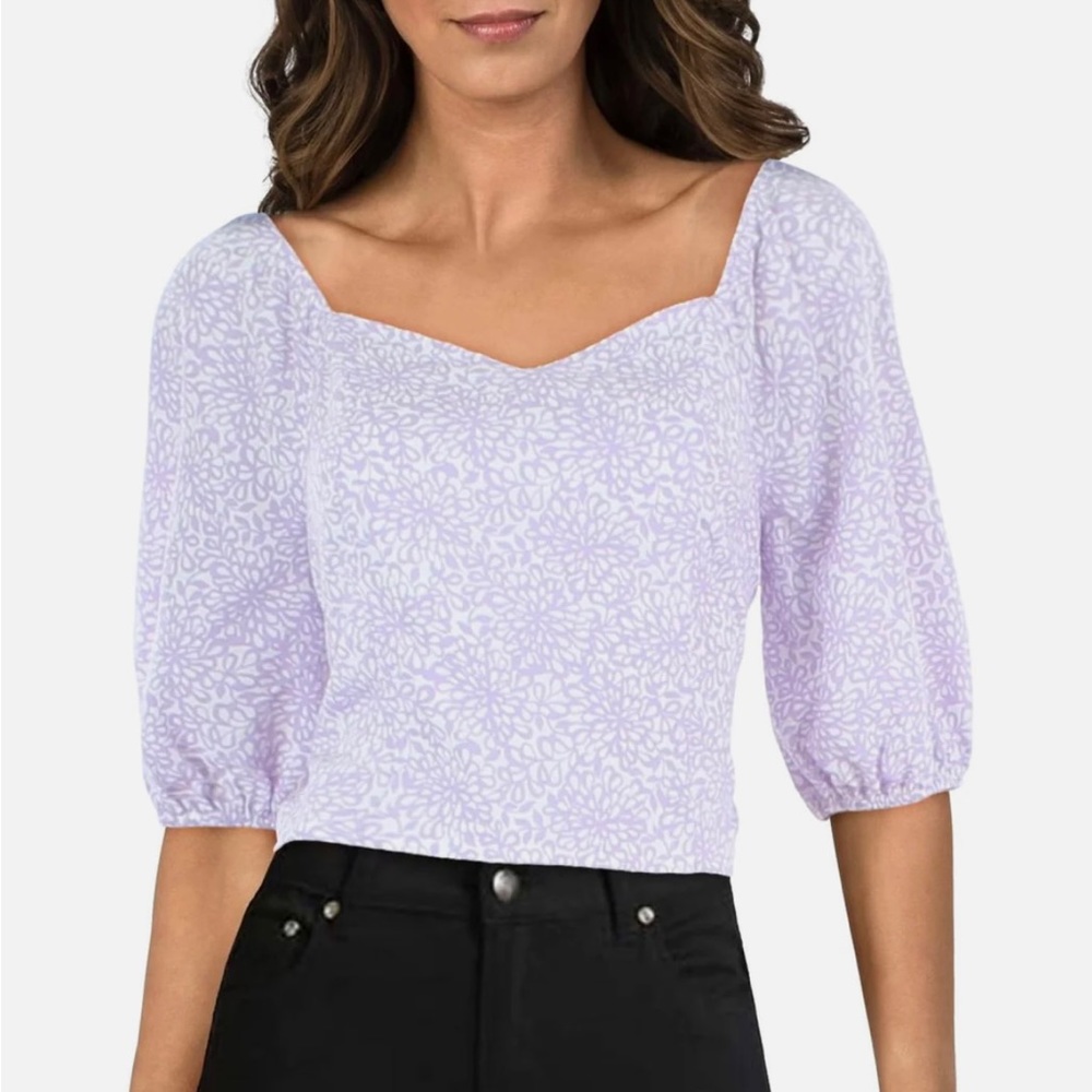 Riley & Rae cropped top with puff sleeves. Size: XL.